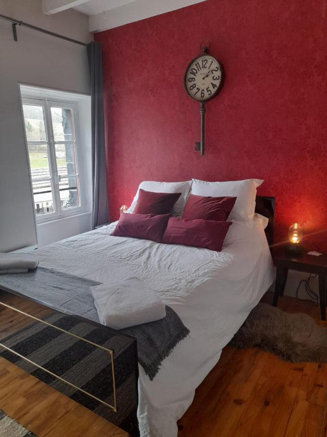 Les Roches Chambre D'Hotes Servant Exterior photo
