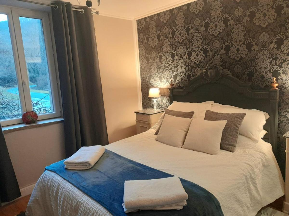 Les Roches Chambre D'Hotes Servant Exterior photo